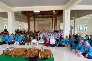 Workshop Anti-Bullying: Mahasiswa KKNT Universitas Alma Ata Bangun Persahabatan di Sekolah